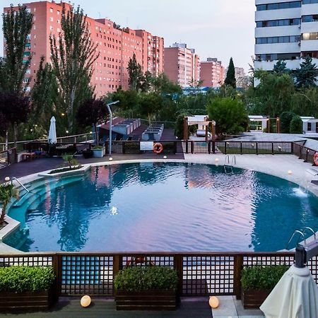 Eurostars Suites Mirasierra Madrid Eksteriør bilde Swimming pool