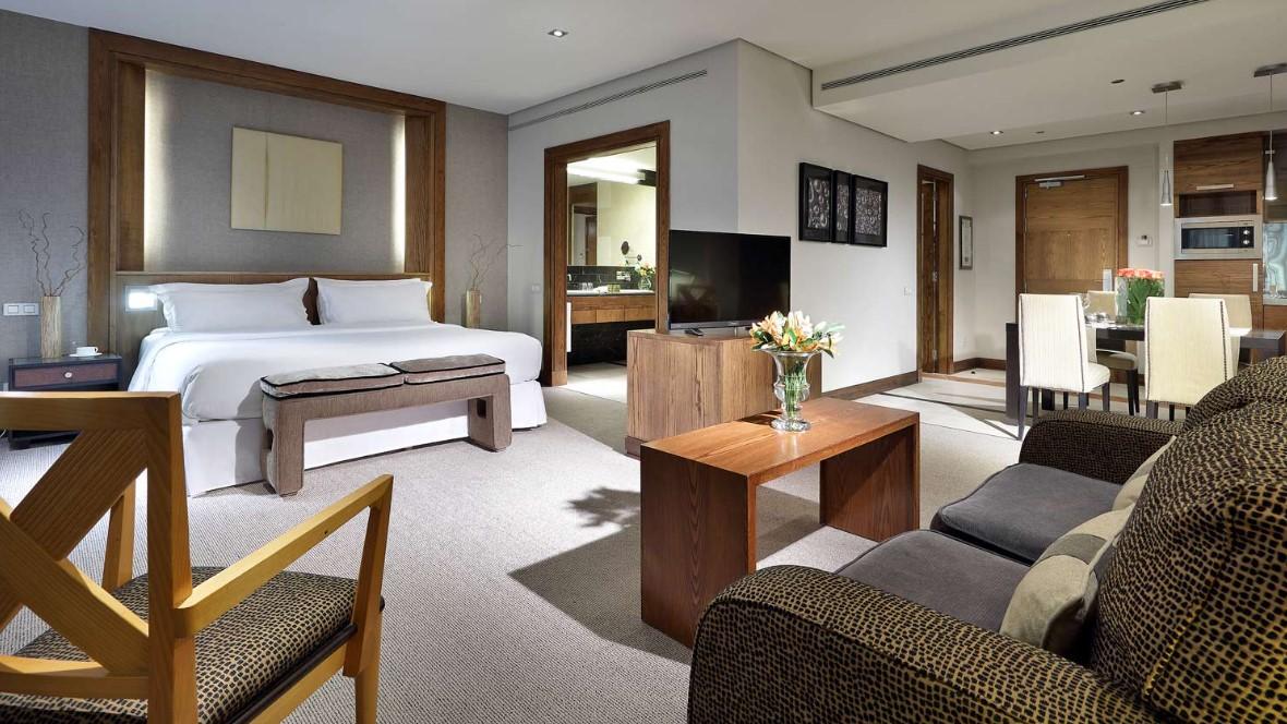 Eurostars Suites Mirasierra Madrid Eksteriør bilde A suite at the InterContinental London