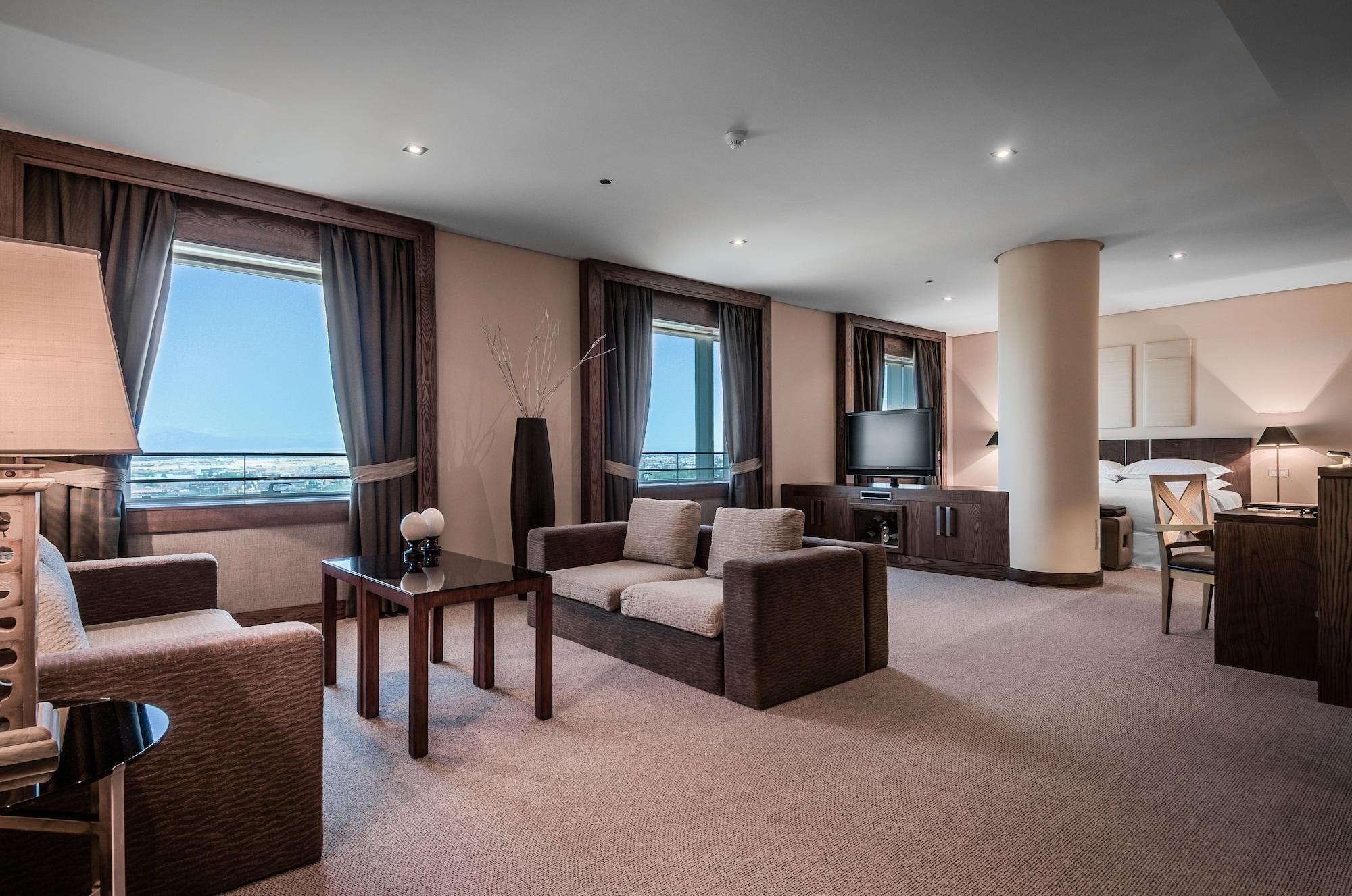 Eurostars Suites Mirasierra Madrid Eksteriør bilde Suite