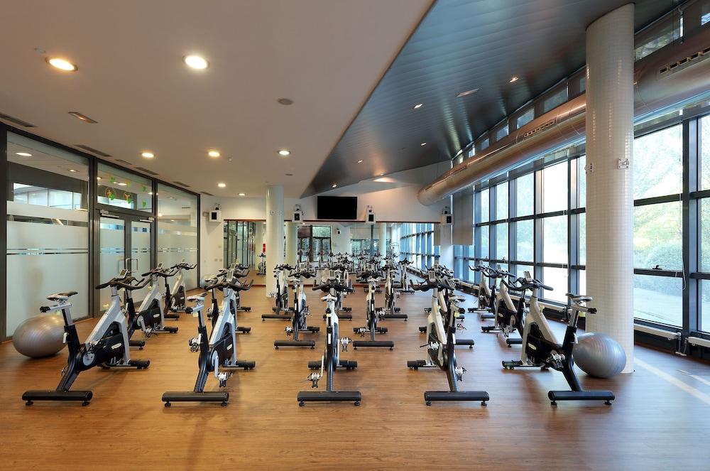 Eurostars Suites Mirasierra Madrid Eksteriør bilde The gym at the University of Bath