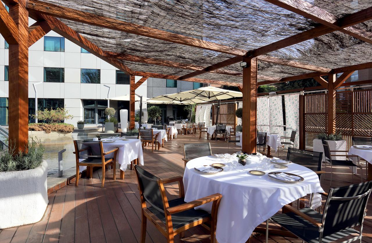 Eurostars Suites Mirasierra Madrid Eksteriør bilde Restaurant
