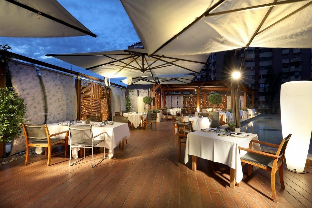 Eurostars Suites Mirasierra Madrid Eksteriør bilde Restaurant in Athens